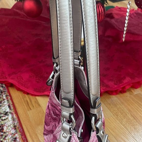 Coach Pink Rose Shoulder Bag with the matching wallet - Picture 13 of 16